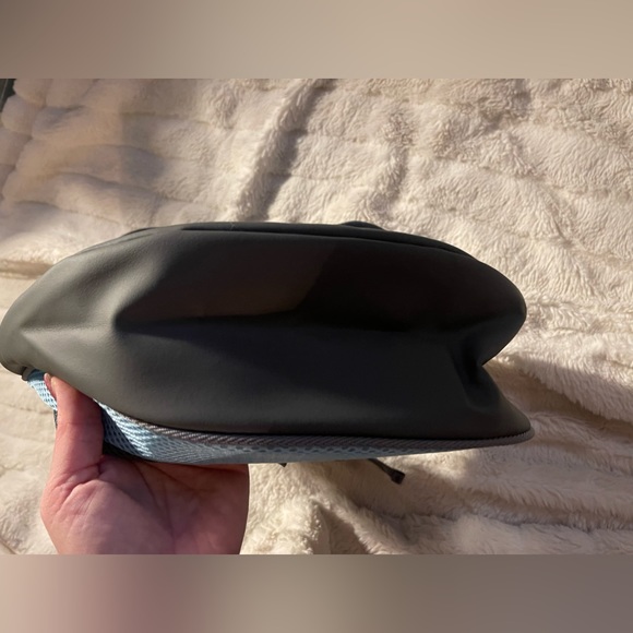 Dog Sling Carrier Breathable Mesh Travel Safe for Small Dogs Purse NEW! - Picture 3 of 8